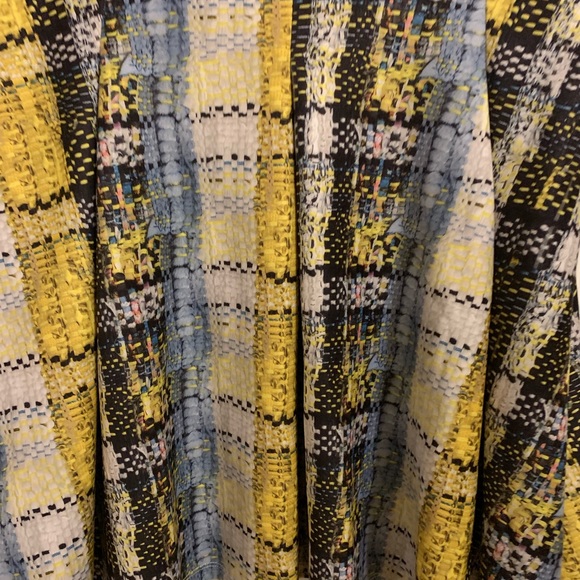 RUNWAY- MINI SKIRT (Matching top in closet) - Picture 4 of 4